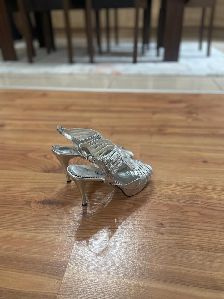 Gri Yılan Desenli Platform Topuklu Kadın Ayakkabı - Görsel 2