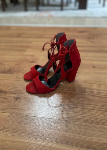 Kırmızı Süet Bağcıklı İnce Topuklu Kadın Ayakkabı - Görsel 4