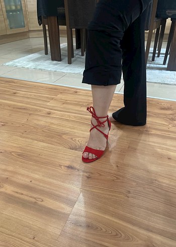 Kırmızı Süet Bağcıklı İnce Topuklu Kadın Ayakkabı - Görsel 7