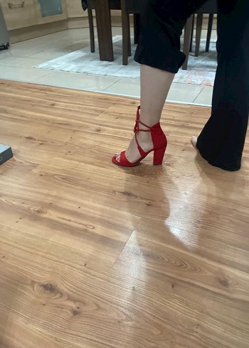 Kırmızı Süet Bağcıklı İnce Topuklu Kadın Ayakkabı - Görsel 8