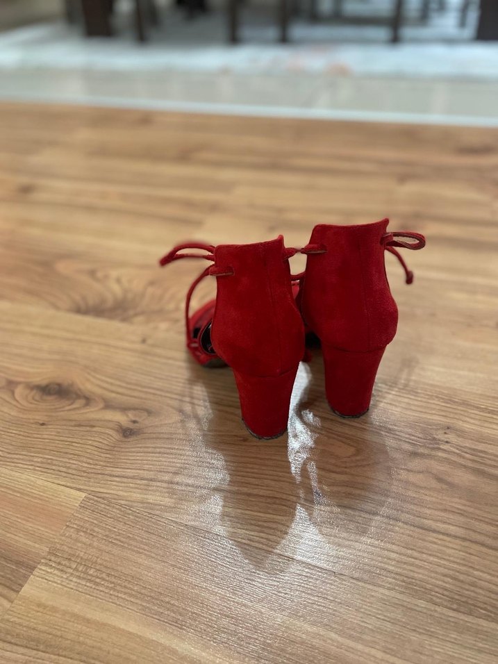 Kırmızı Süet Bağcıklı İnce Topuklu Kadın Ayakkabı - Görsel 3