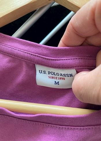 Mor V Yaka kısa kollu tişört - Görsel 3