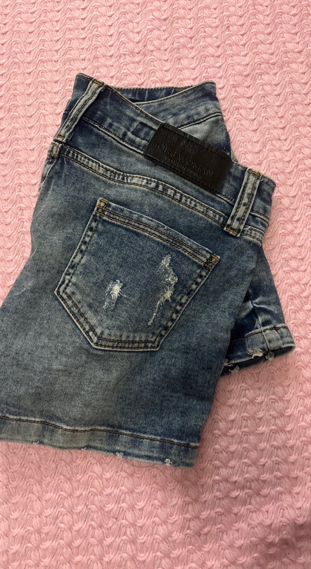 Kadın Koyu Mavi Yırtık Mini Denim Şort - Görsel 2