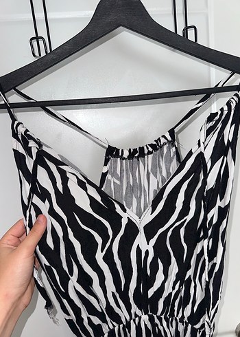 38 Beden siyah Renk Zebra Desenli Uzun Askılı Elbise