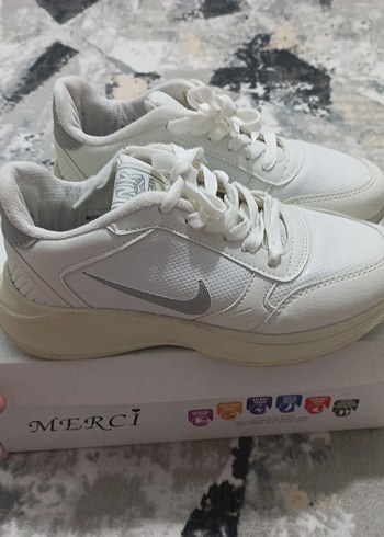 Nike kirli beyaz Kadın Spor Ayakkabı