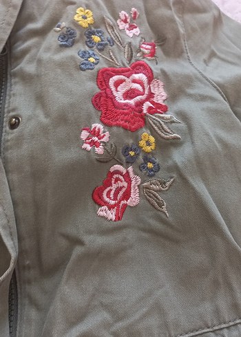 LC Waikiki koyu yeşil renkli çocuk mont