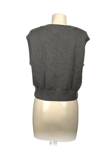 m Beden Pull and Bear Süveter %70 İndirimli.