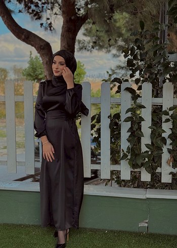 Uzun Siyah Gotik Drapeli Kadın Elbise - Görsel 2