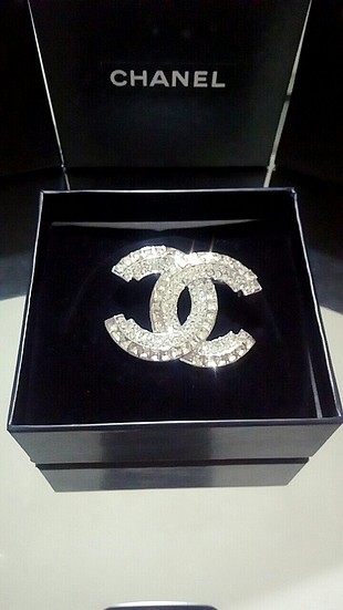 Chanel chanel broş