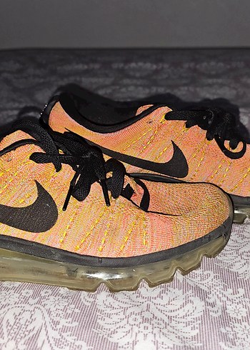 Nike Toplu ayakkabı satışı.