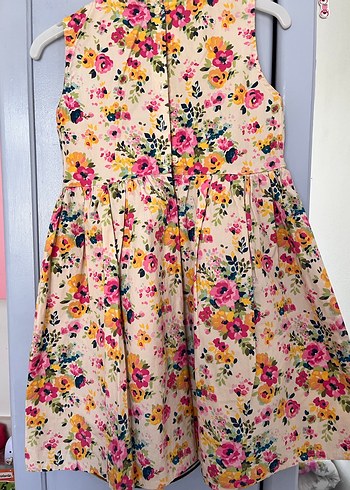 Çiçek Desenli Kolsuz Kız Elbisesi - Görsel 3