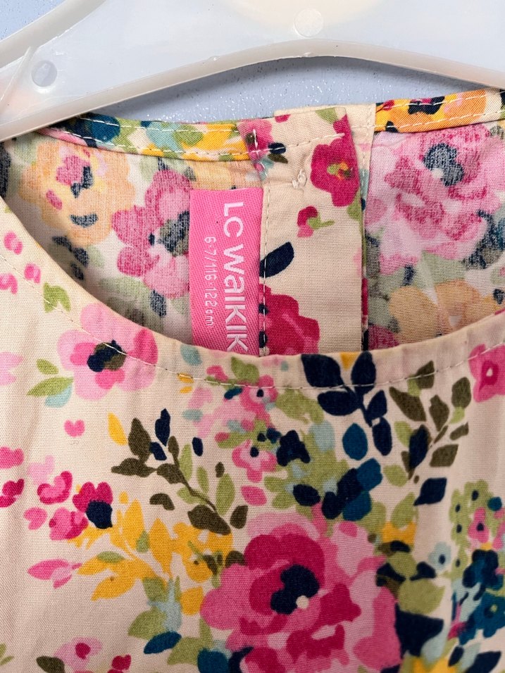 Çiçek Desenli Kolsuz Kız Elbisesi - Görsel 2