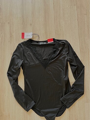 Diğer V Yaka Dantelli Body Lefties
