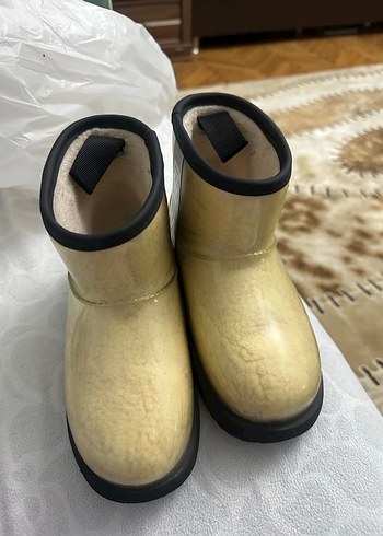 UGG kız çocuk Beyaz Parlak Dolgu Topuk Bot - Görsel 2