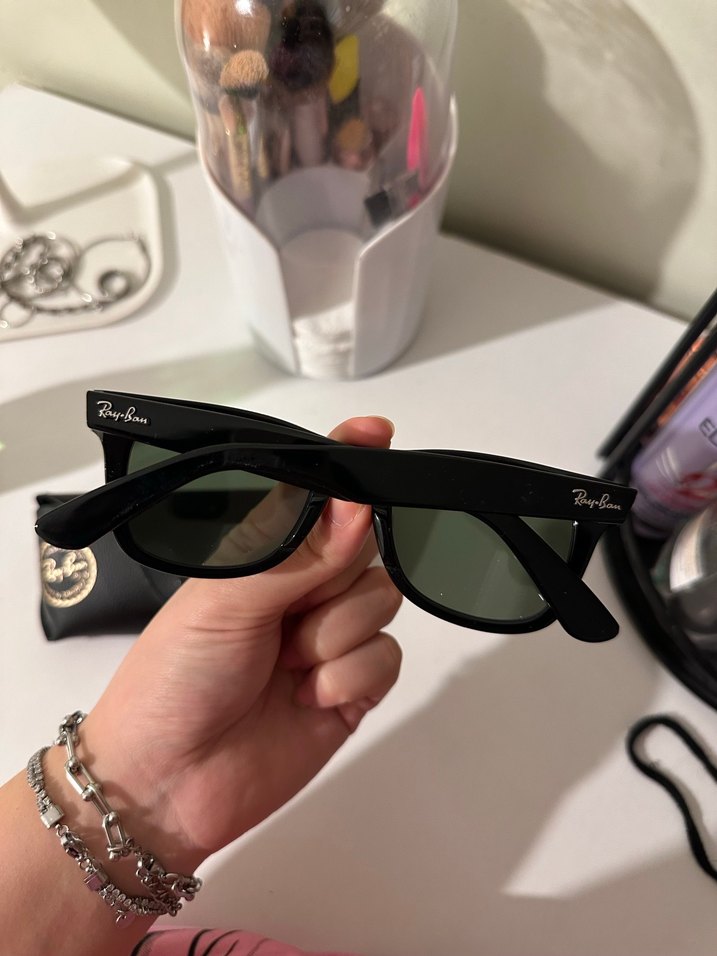 Ray-Ban Siyah Parlak Klasik Kadın Güneş Gözlüğü - Görsel 4