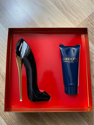 Carolina Herrera Carolina Herrera Good Girl Parfüm ve Krem Seti