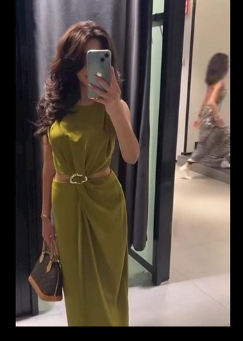 Beli Kemerli Uzun Saten Elbise