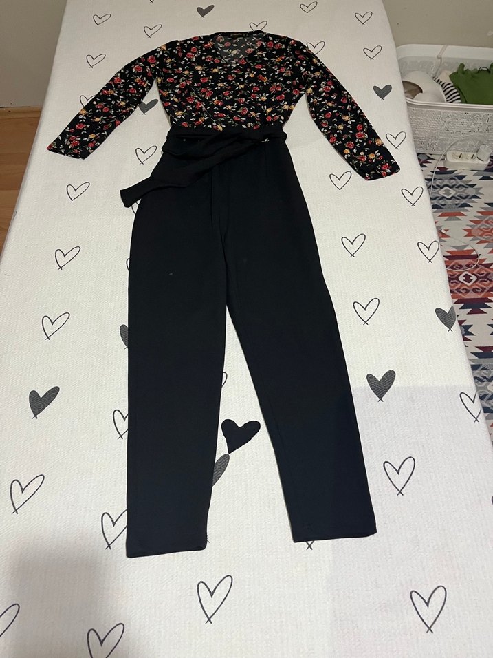 1.50 cm boya uygun V Yaka uzun kollu desenli tulum - Görsel 2