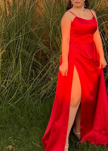 Parlak Kırmızı Uzun Askılı Abiye Elbise 155 boy içim uygun - Görsel 3