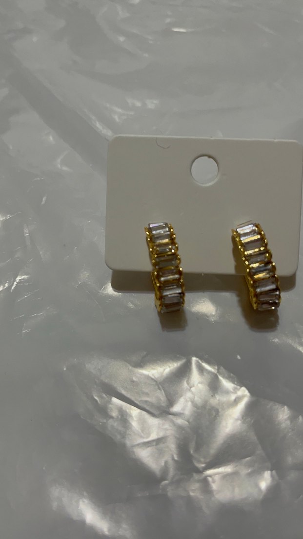 Altın Renk Mini Payetli Küpeler - Görsel 3