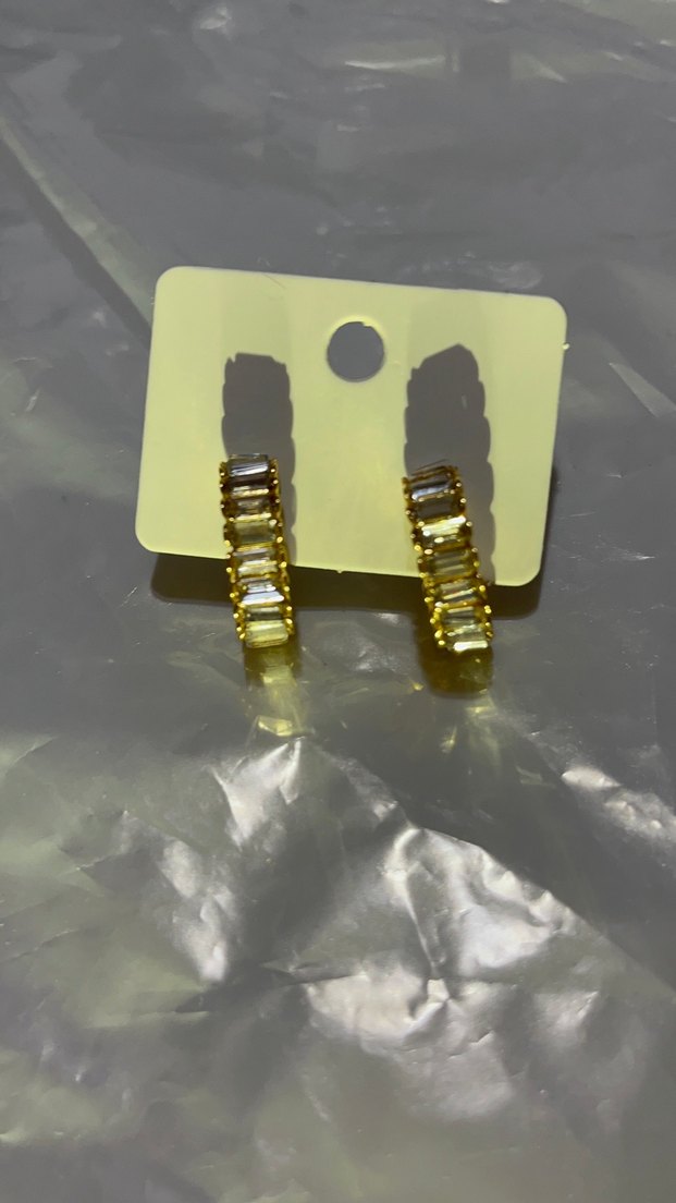 Altın Renk Mini Payetli Küpeler - Görsel 2