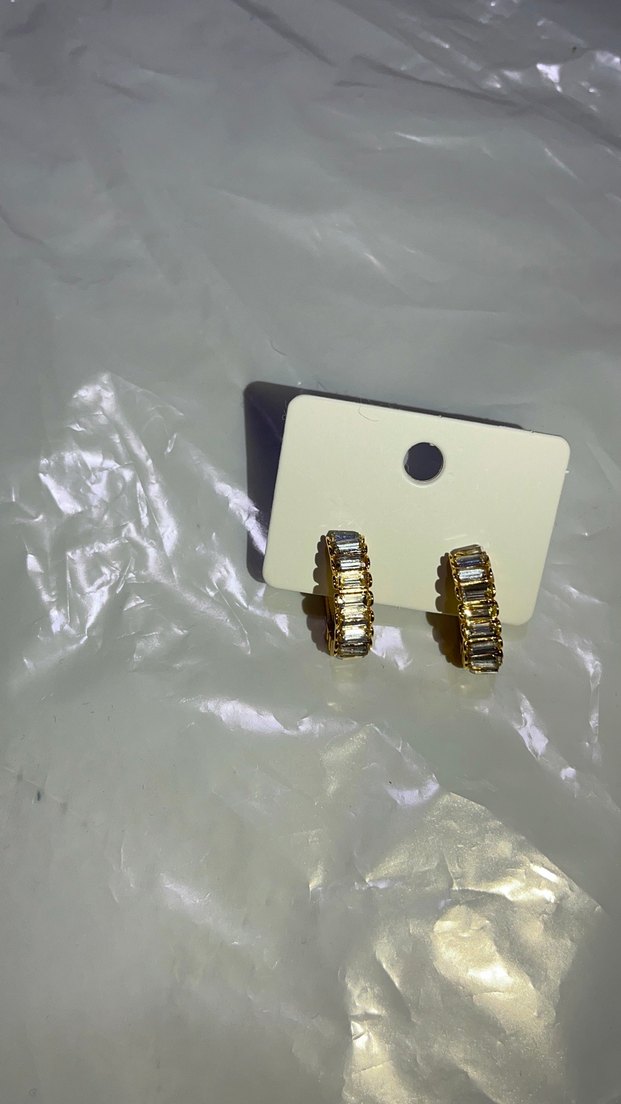 Altın Renk Mini Payetli Küpeler - Görsel 5