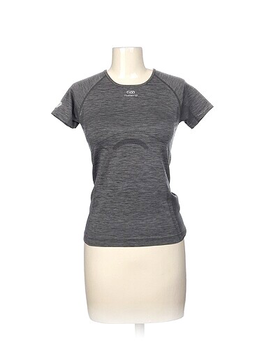 Diğer T-shirt %70 İndirimli.