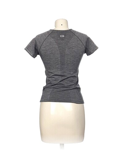 universal Beden Diğer T-shirt %70 İndirimli.
