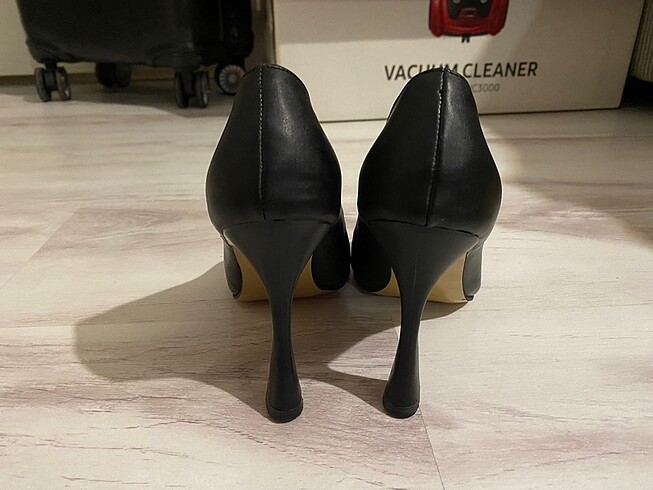 37 Beden Siyah Klasik Stiletto