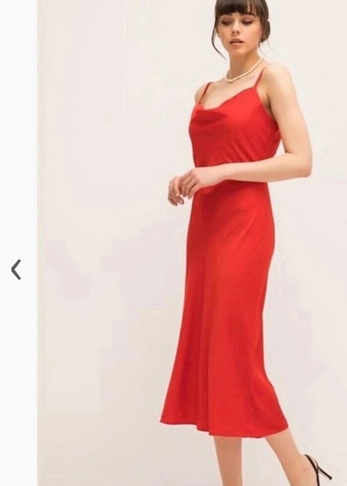 Kırmızı saten elbise - Görsel 2