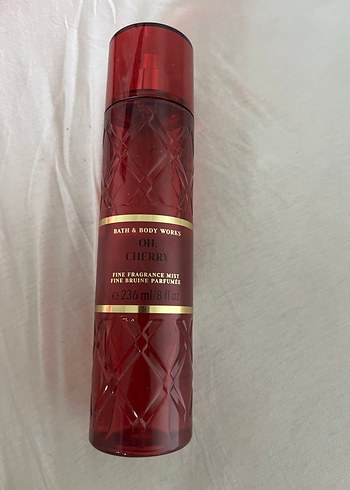 Bath & Body Works Oh, Cherry Kadın Parfümü 236 ml - Görsel 3