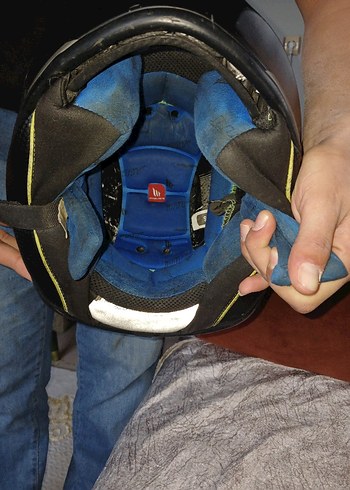 MT Helmets Siyah Deri Kemerli Motosiklet Kaskı - Görsel 4