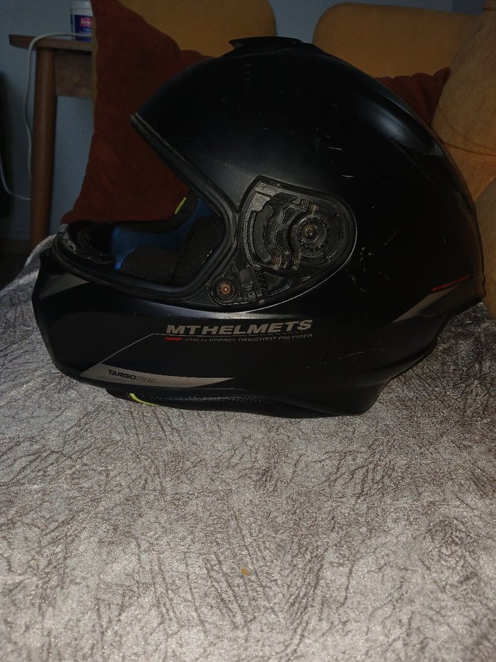 MT Helmets Siyah Deri Kemerli Motosiklet Kaskı - Görsel 3