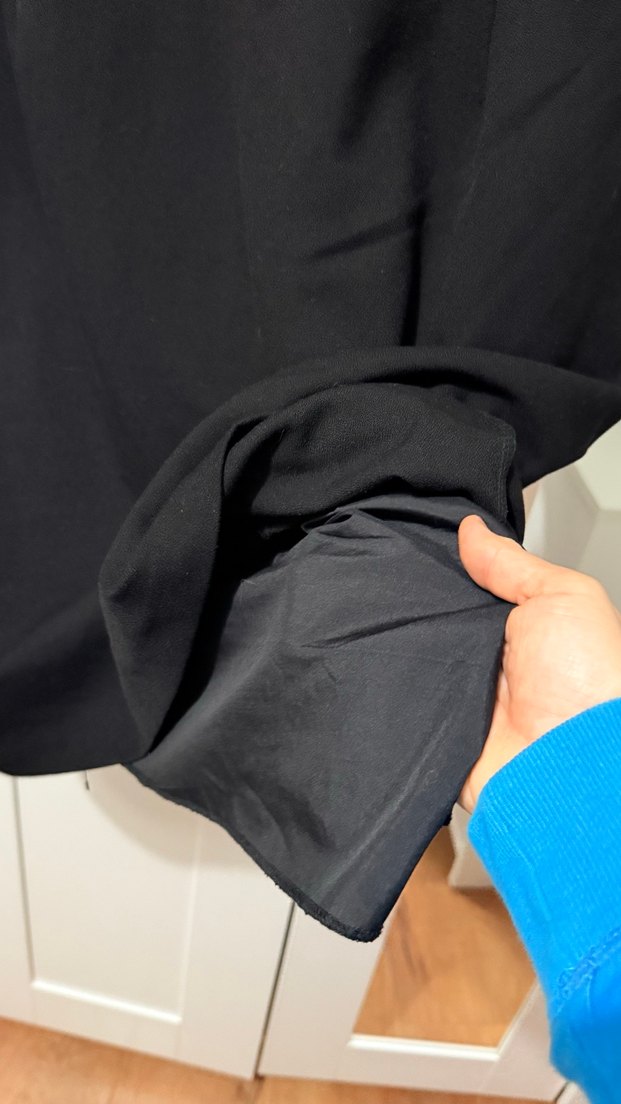 Siyah V Yaka Midi Kolsuz Elbise - Görsel 3