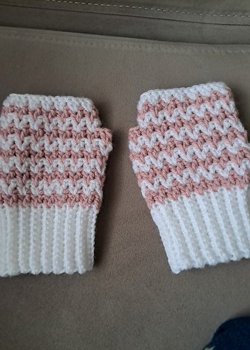 Beyaz ve Pudra Örgü Parmaksız Eldiven - Görsel 2