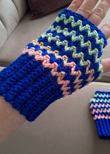 Renkli Örgü Kadın Eldiveni - Görsel 3