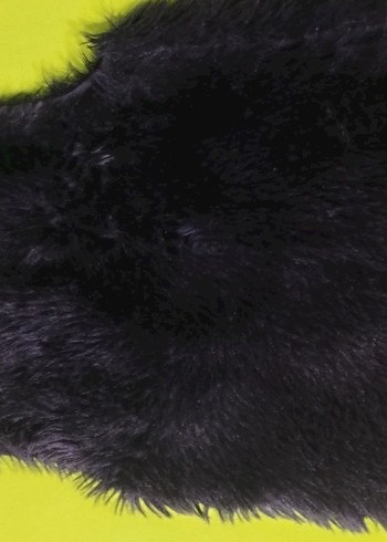 Siyah Kürklü Kadın Yelek - Görsel 3