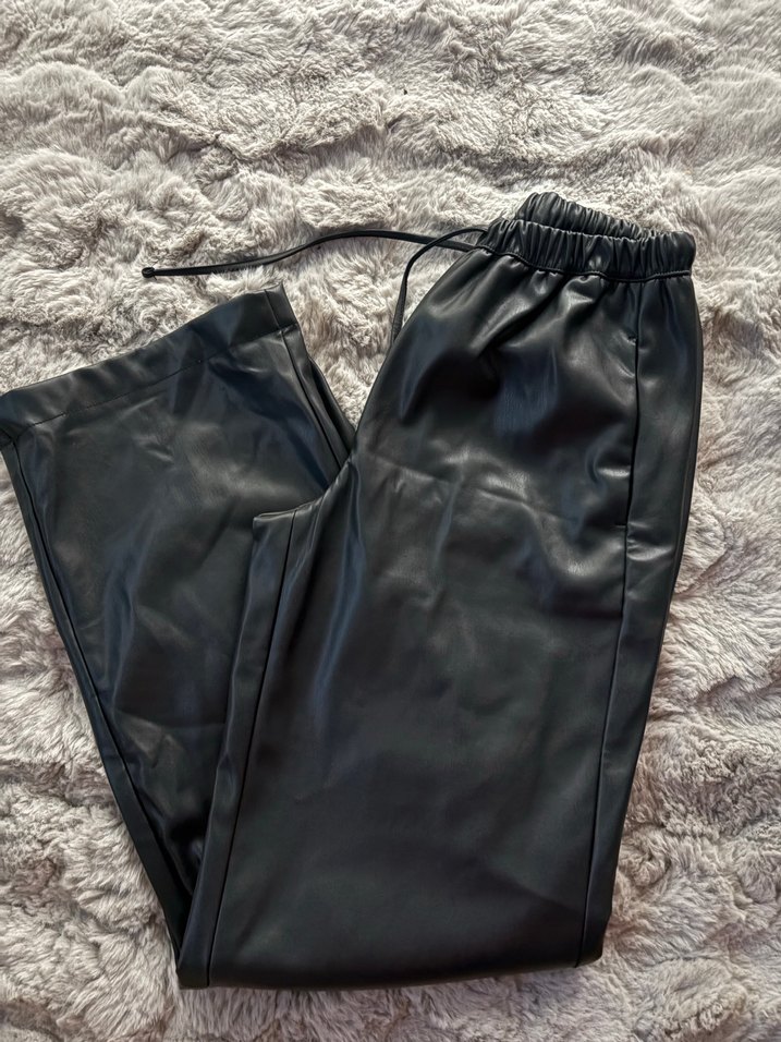 Bershka Gri Kısa Suni Kürk Detaylı Mini Etek - Görsel 2