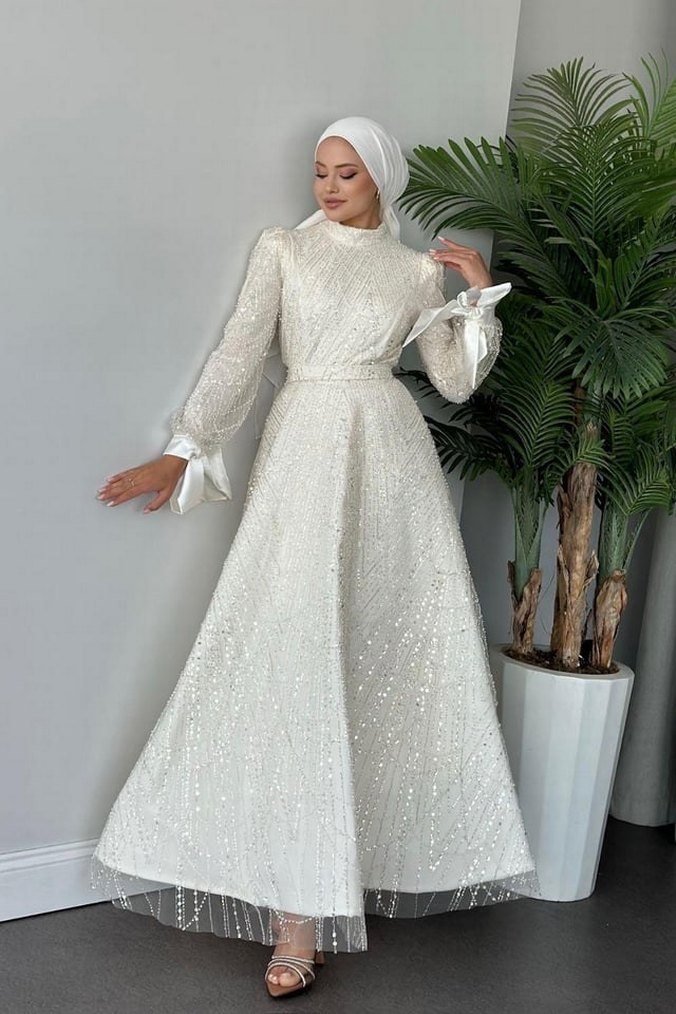Uzun Kollu İşlemeli Beyaz Tesettür Abiye - Görsel 2