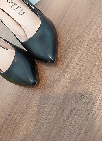 Siyah Stiletto Topuklu Ayakkabı 