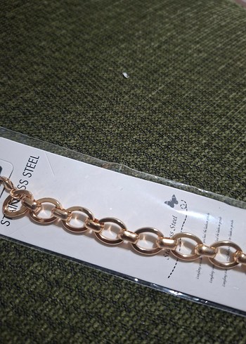 Altın Renk Zincir Detaylı Kadın Bileklik - Görsel 2