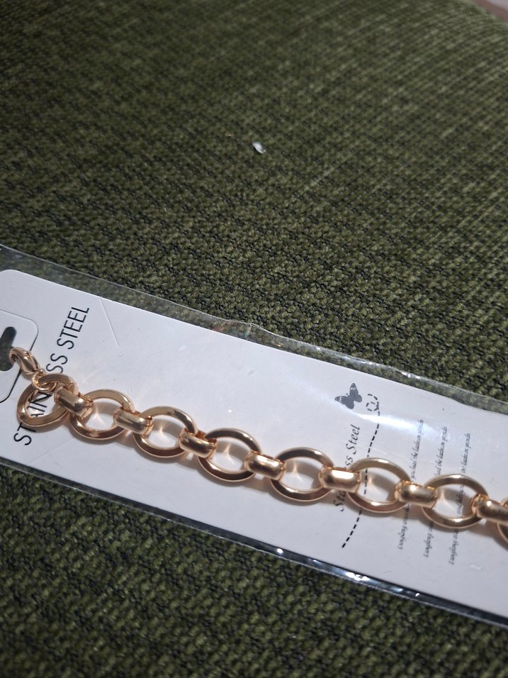 Altın Renk Zincir Detaylı Kadın Bileklik - Görsel 2