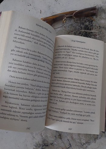 Beden Sevgi Kamelyaları - Kimberly W. Holt