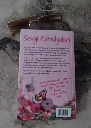 Sevgi Kamelyaları - Kimberly W. Holt