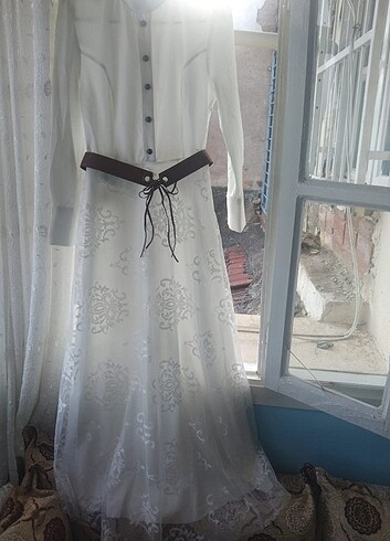 Beyaz elbise 