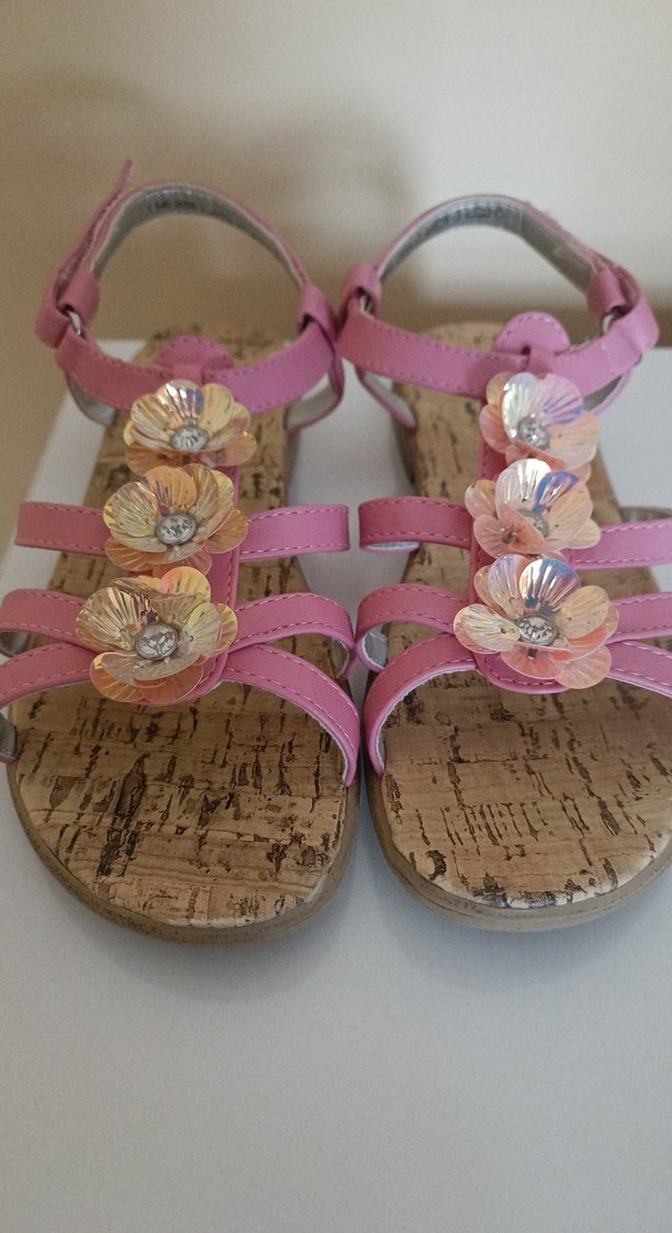 Çiçek detaylı pembe tokalı kız sandalet - Görsel 2