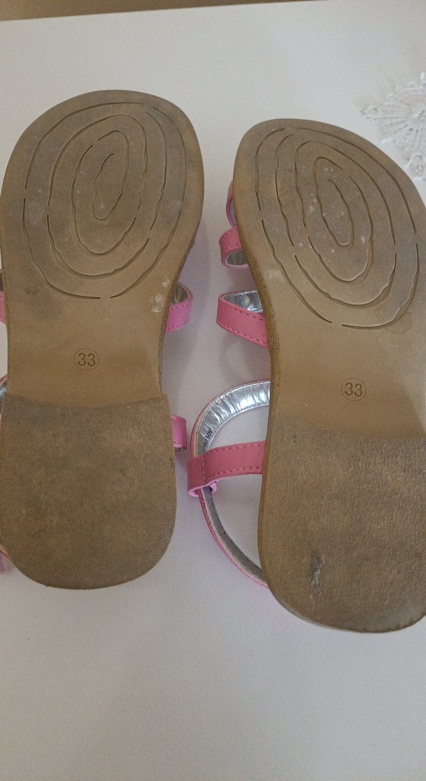 Çiçek detaylı pembe tokalı kız sandalet - Görsel 4