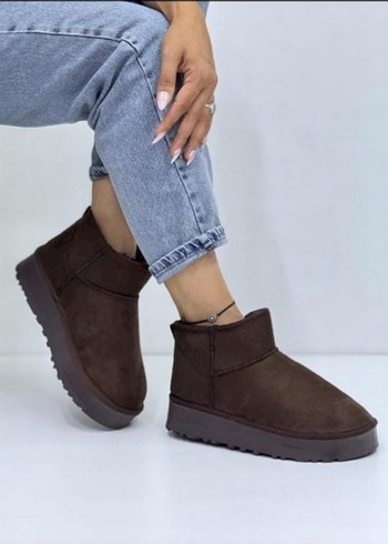 ugg bot