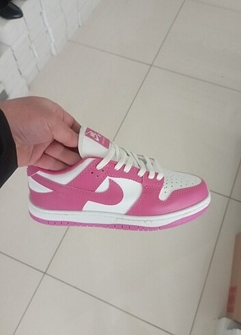 Spor ayakkabı 