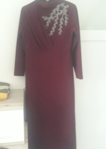 Bordo İşlemeli Drapeli Uzun Abiye Elbise - Görsel 5